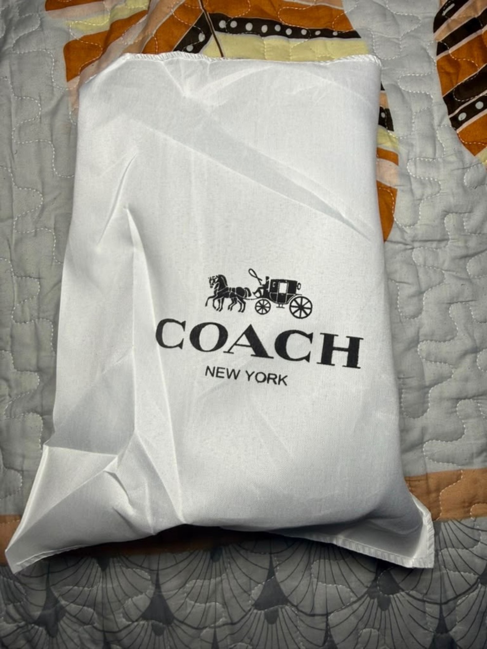 Coach Black Signature Chain Shoulder Bag with Gold Hardware - Picture 6 of 6
